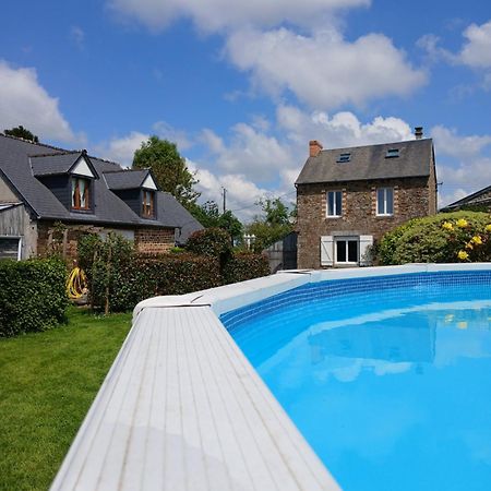 Le Jardin B&B Isigny-le-Buat Exteriör bild