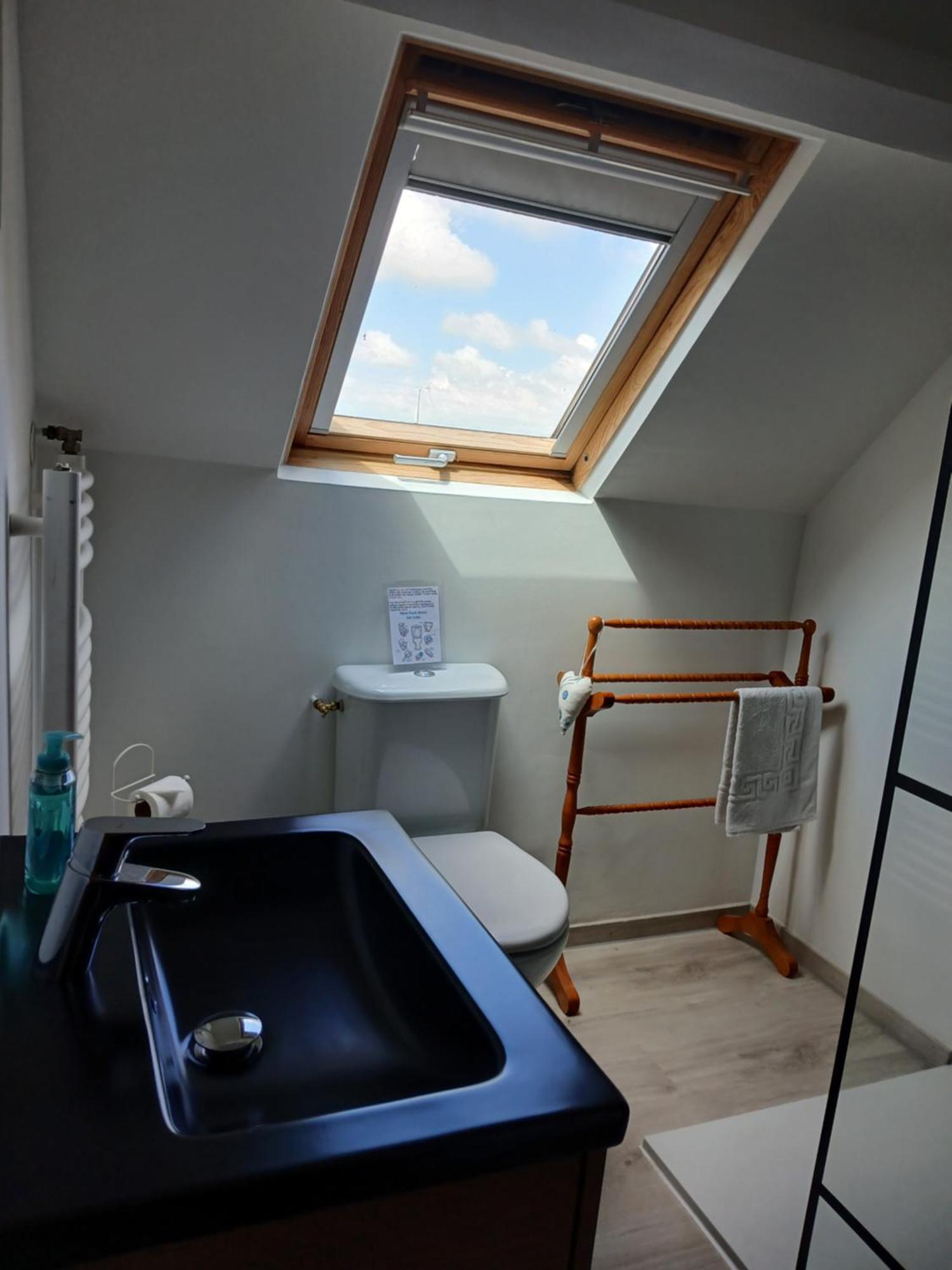 Le Jardin B&B Isigny-le-Buat Exteriör bild