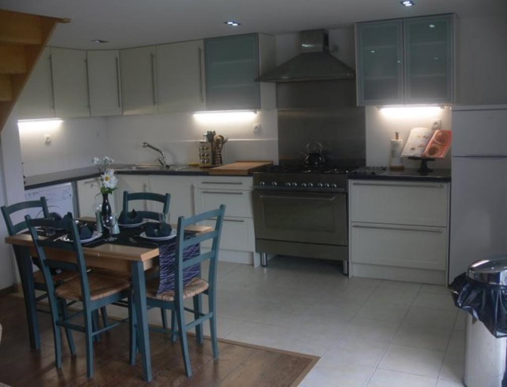 Le Jardin B&B Isigny-le-Buat Rum bild